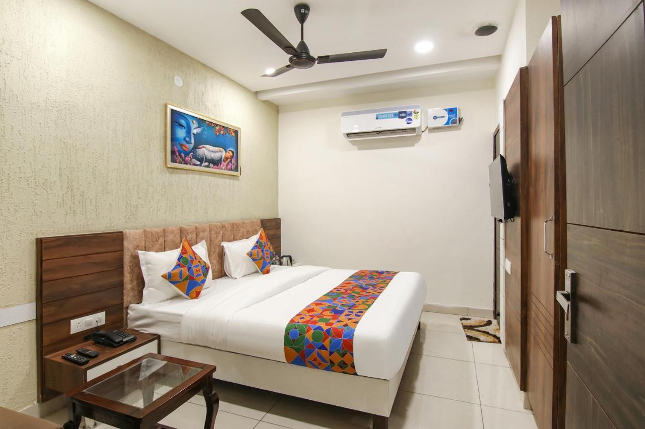 Fabhotel Spring Hotel 3*