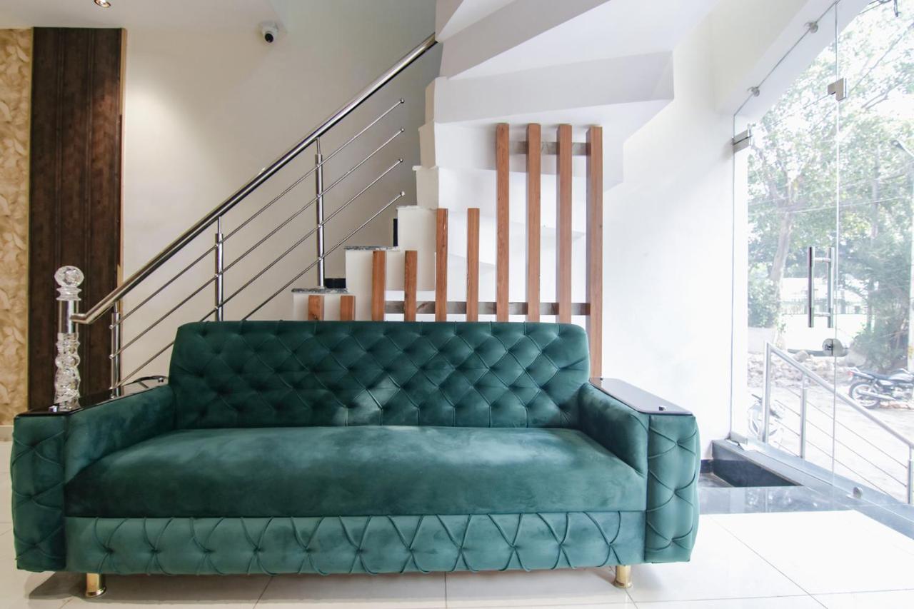 Hotel Fabhotel Spring 3*