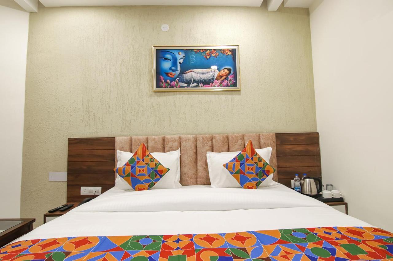 Fabhotel Spring Hotel 3*